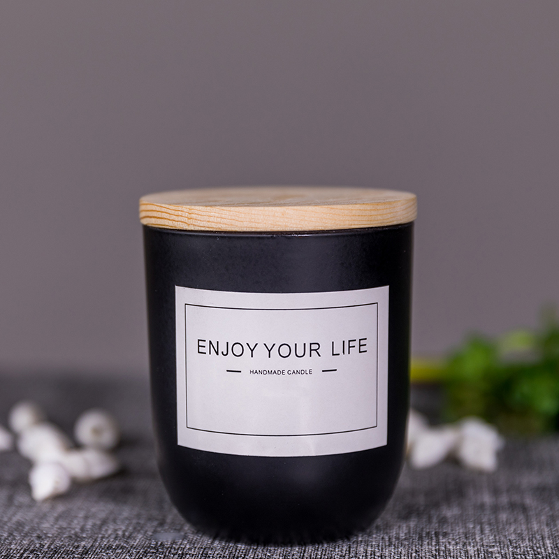 Personalized wholesale  luxury black glass scented soy wax candle with wooden lid